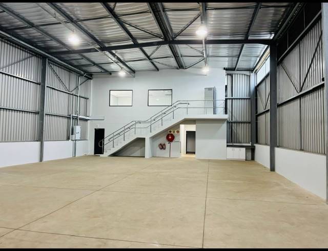 561M² WAREHOUSE TO LET IN GLEN ANIL